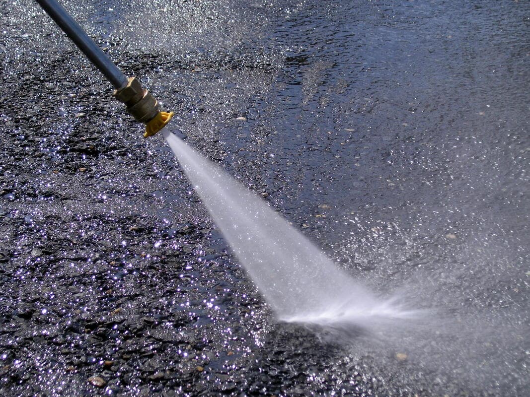 Professional concrete pressure washing results in Southwestern Ontario